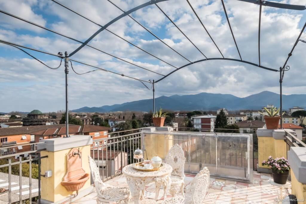 Casa Maria - Attico Di Lusso Vicino Alle Mura Лукка Екстер'єр фото